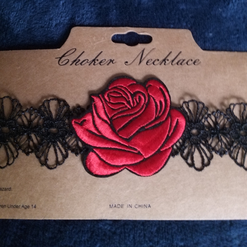 Rose 🌹 Fashion Choker